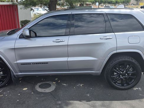 Used 2020 Jeep Grand Cherokee Altitude AWD/4WD image 8