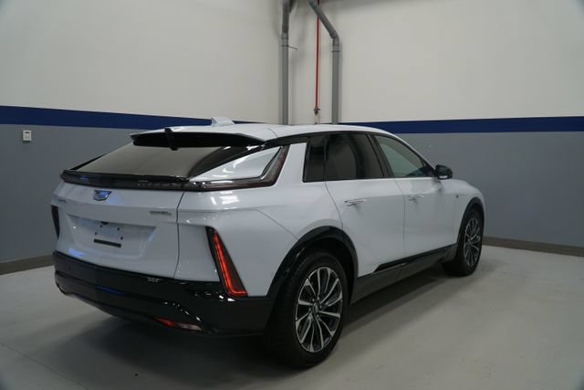 Used 2026 Cadillac Lyriq Sport w/ LPO, Floor Liner Package AWD/4WD image 7