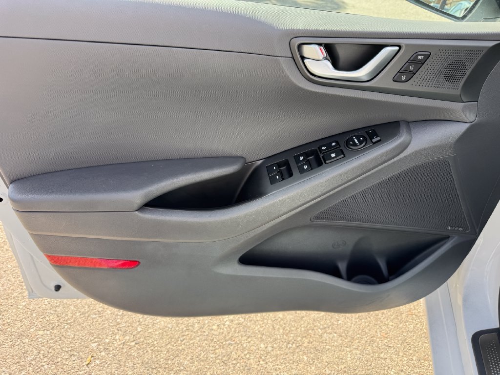 Used 2018 Hyundai Ioniq Limited w/ Ultimate Package 02 FWD image 21