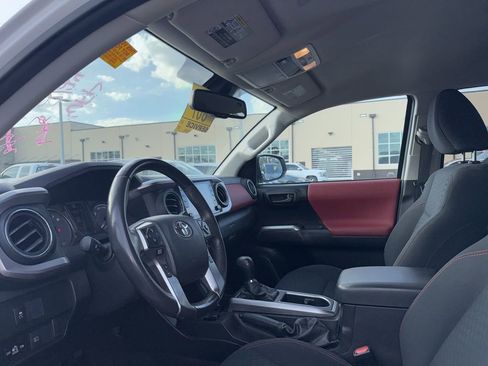 Used 2021 Toyota Tacoma SR5 image 6