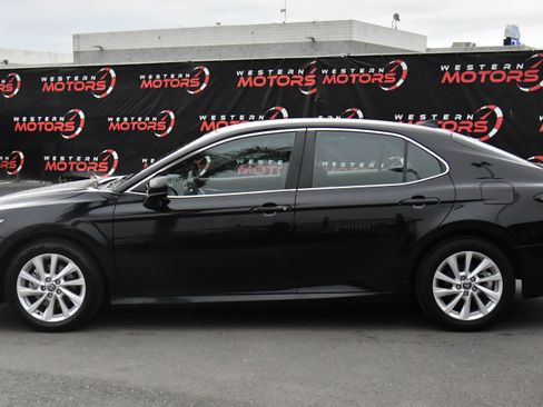 Used 2024 Toyota Camry LE image 4