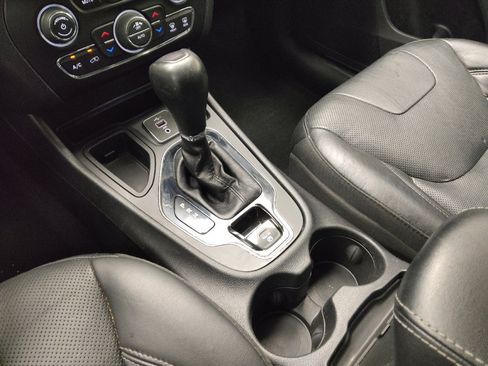 Used 2020 Jeep Cherokee Limited FWD image 26