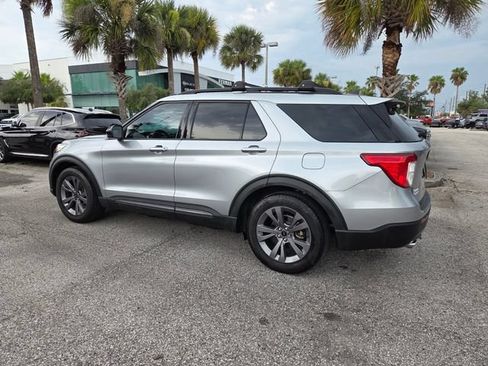 Used 2022 Ford Explorer XLT w/ Equipment Group 202A RWD image 8