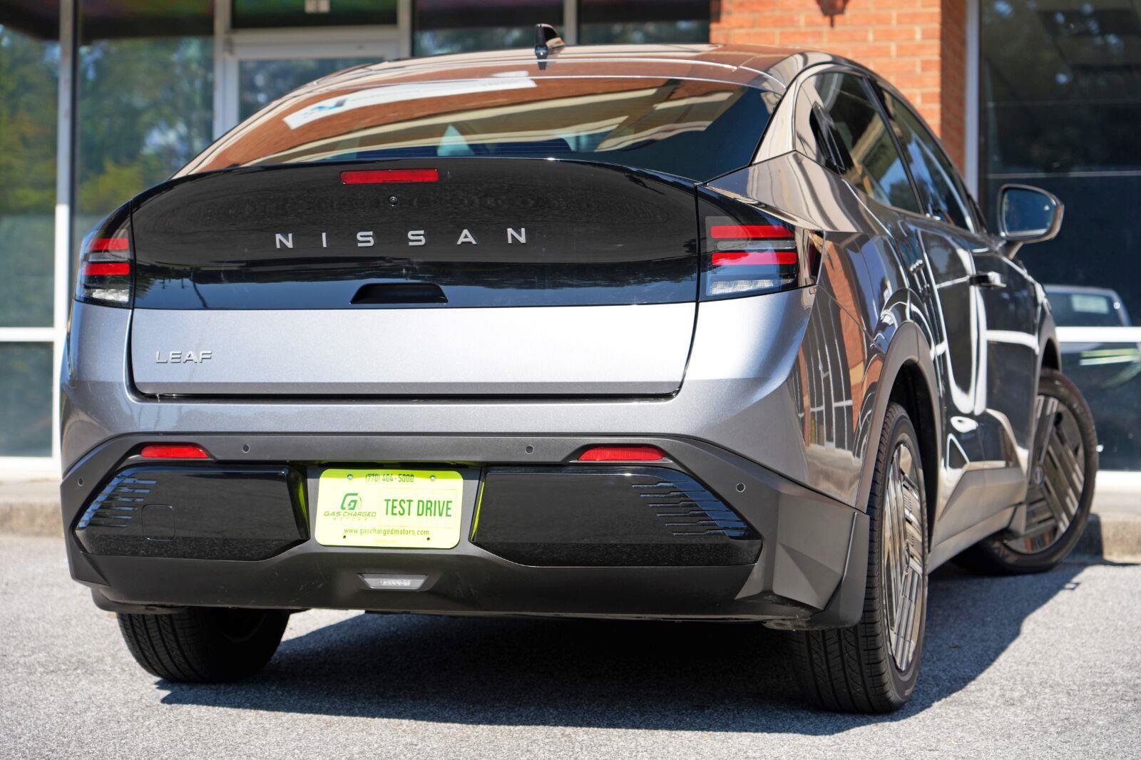 Used 2026 Nissan Leaf w/ Floor Mat Package (S+) FWD image 4