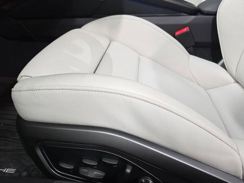 Certified 2026 Porsche 911 Targa 4 GTS AWD/4WD image 25