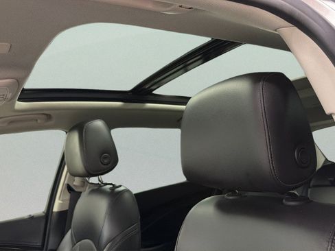 Used 2019 Buick Envision Essence FWD image 20