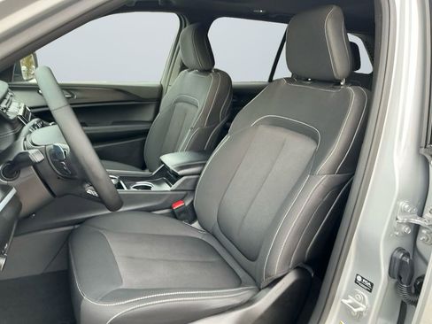 Used 2025 Jeep Grand Cherokee Laredo X w/ Luxury Tech Group I image 10