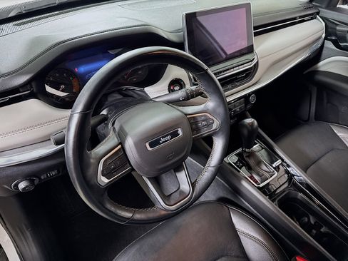 Used 2022 Jeep Compass Limited image 11