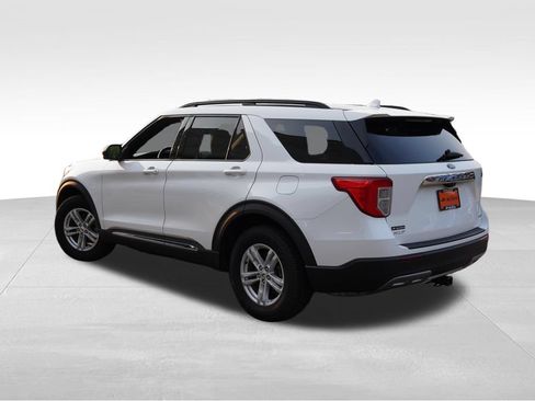 Used 2020 Ford Explorer XLT w/ Equipment Group 202A AWD/4WD image 7