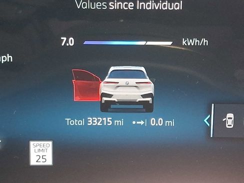 Used 2024 BMW iX xDrive50 w/ Premium Package image 21