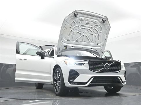 Used 2023 Volvo XC60 B5 Plus w/ Climate Package image 54