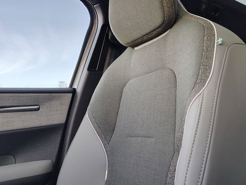 New 2026 Volvo EX30 Plus w/ Climate Package image 18