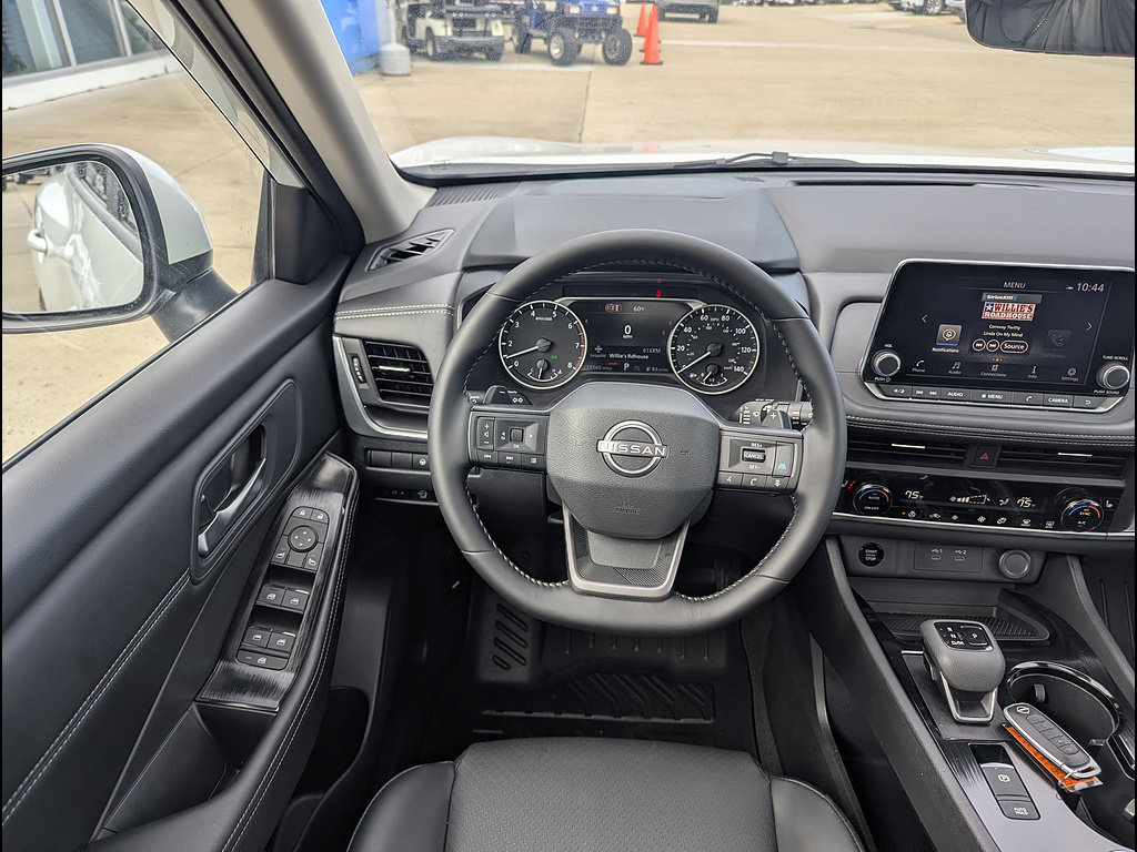 Used 2026 Nissan Rogue SV w/ SV Premium Package AWD/4WD image 3
