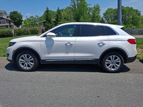 Used 2018 Lincoln MKX Premiere AWD/4WD image 4