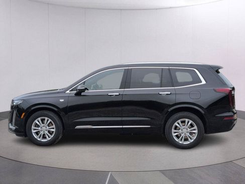 Certified 2024 Cadillac XT6 Luxury FWD image 2