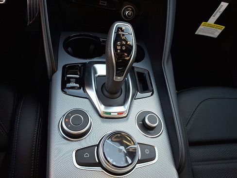 New 2025 Alfa Romeo Giulia AWD image 11