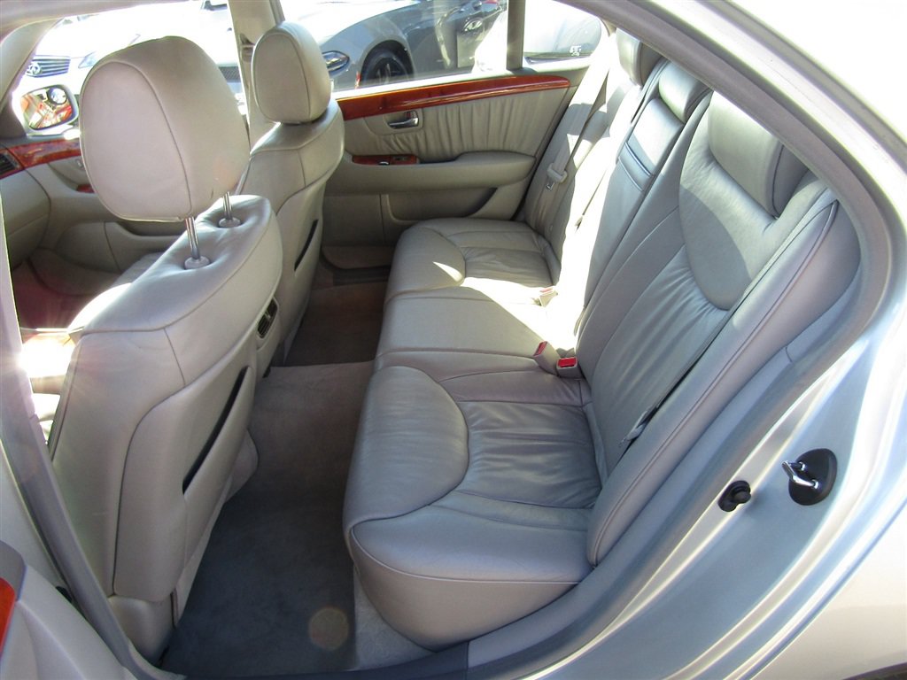 Used 2001 Lexus LS 430 RWD image 15
