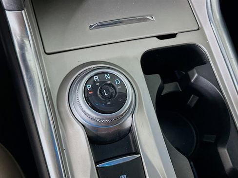 Used 2024 Ford Explorer Limited image 25