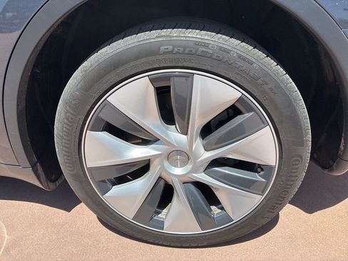Used 2023 Tesla Model Y Long Range AWD/4WD image 32