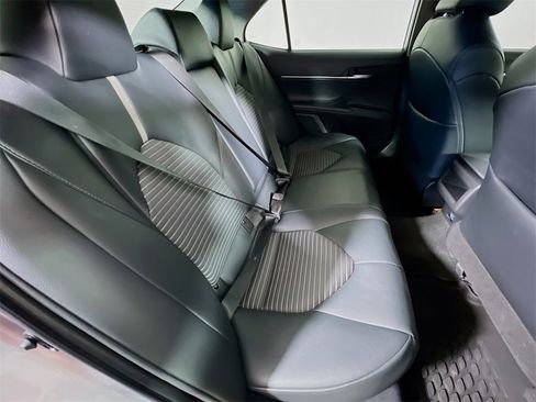 Certified 2022 Toyota Camry SE image 23