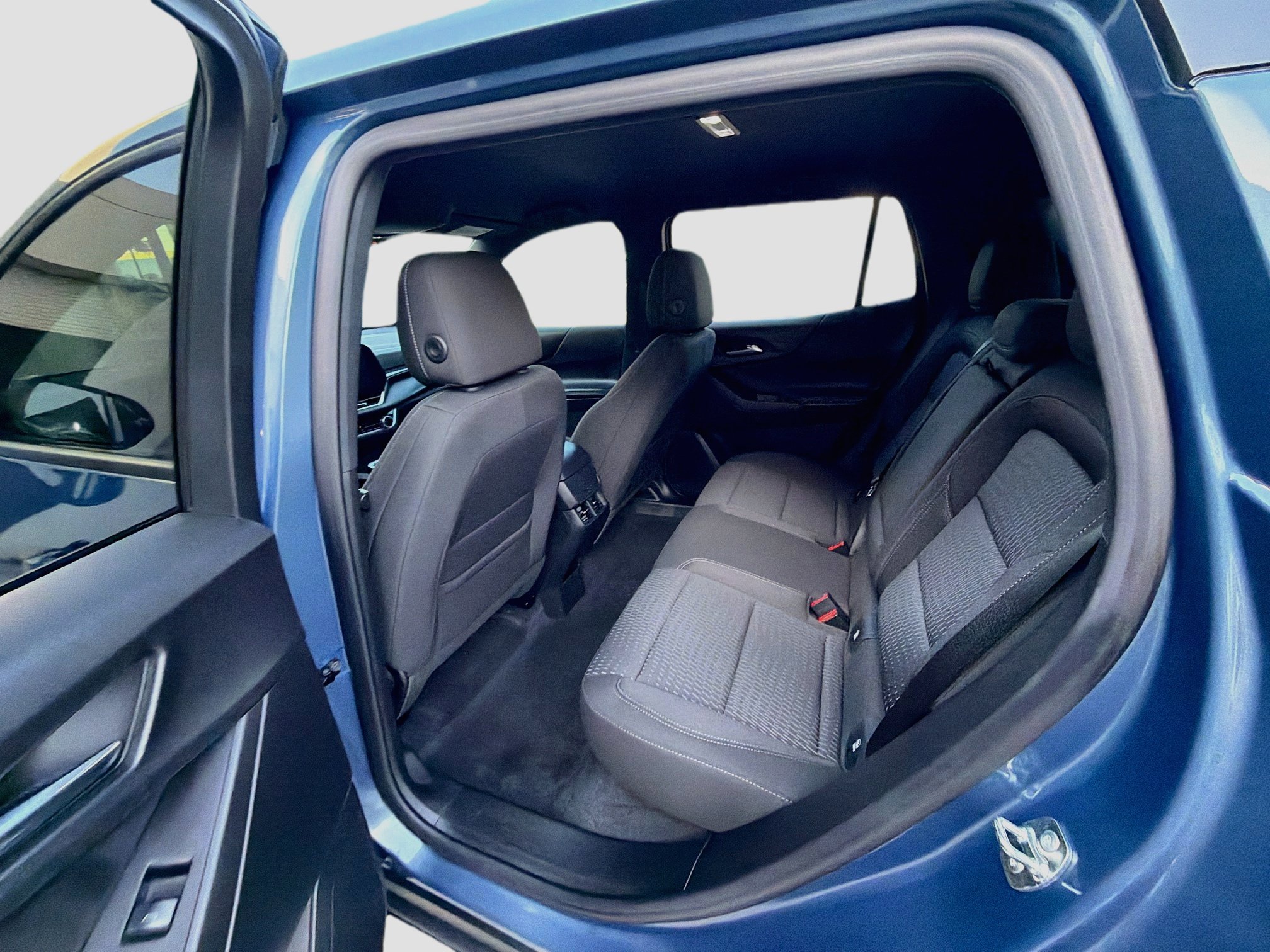 Used 2027 Chevrolet Equinox LT FWD image 24