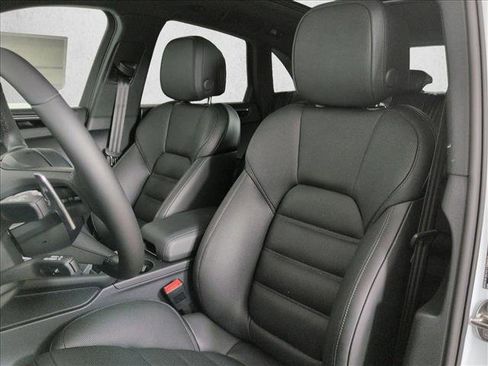 New 2026 Porsche Macan S image 6