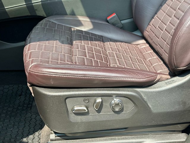 Used 2023 Cadillac Escalade ESV Premium Luxury Platinum AWD/4WD image 21