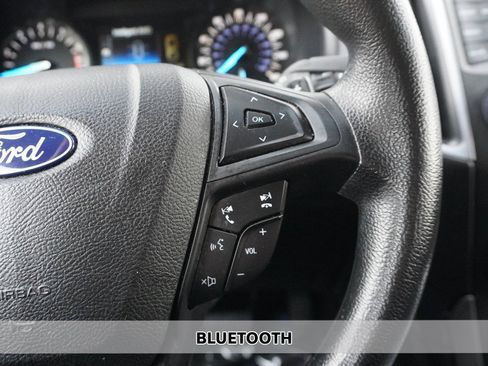 Used 2018 Ford Edge SE image 4