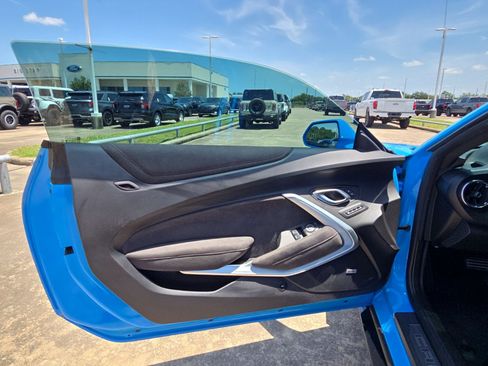 Used 2022 Chevrolet Camaro ZL1 RWD image 12