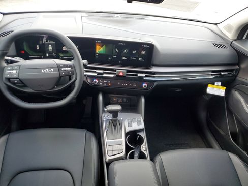 New 2026 Kia Sportage EX w/ EX Panorama Roof Package image 13