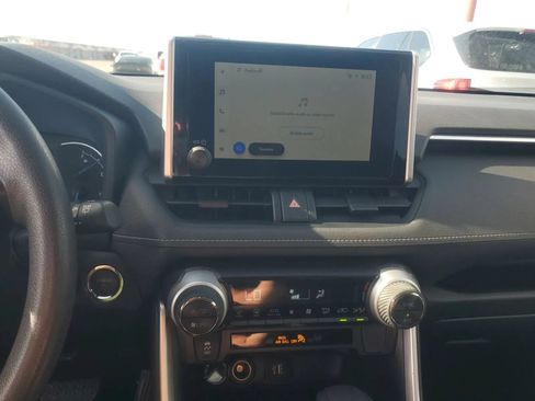 Used 2025 Toyota RAV4 XLE w/ Convenience Package AWD/4WD image 8