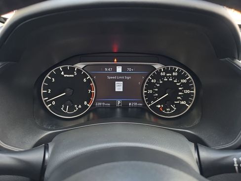 Used 2023 Nissan Altima 2.5 SV w/ SV Premium Package image 12