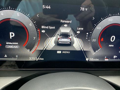 Used 2025 Nissan Kicks SR FWD image 6