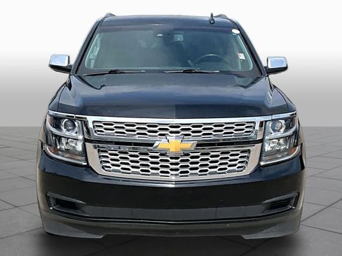 Used 2017 Chevrolet Suburban LT RWD image 4