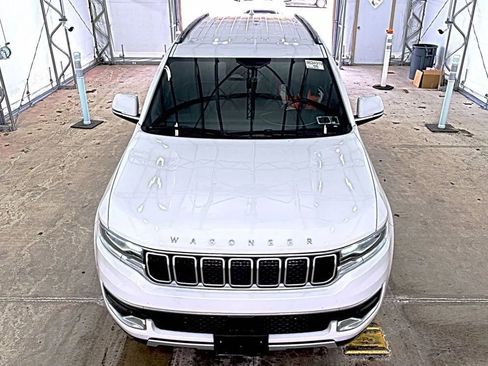Used 2022 Jeep Wagoneer Series II image 2