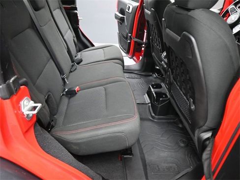 Used 2018 Jeep Wrangler Unlimited Rubicon w/ Dual Top Group image 14