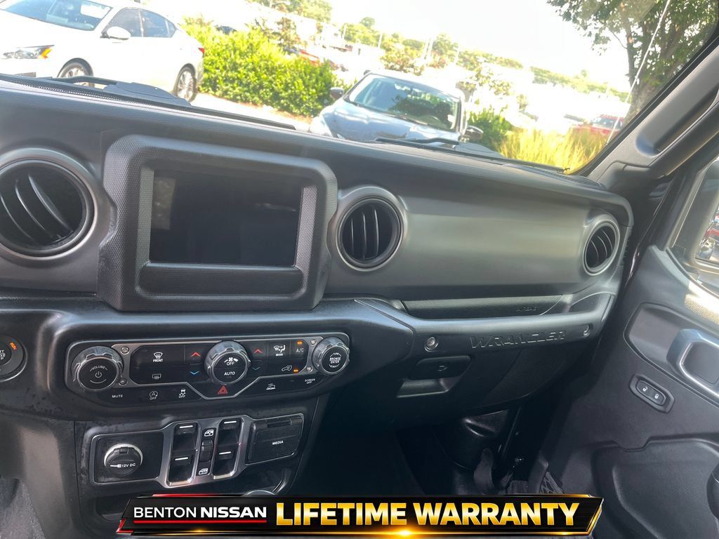 Used 2023 Jeep Wrangler Unlimited Sport AWD/4WD image 16