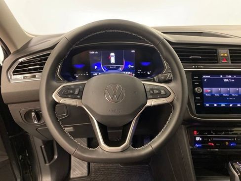Used 2024 Volkswagen Tiguan SE AWD/4WD image 15