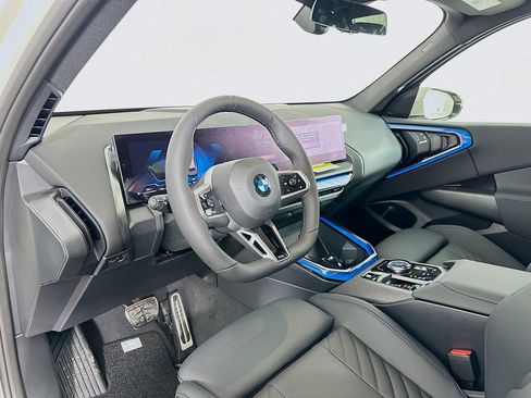 Used 2025 BMW X3 xDrive30i w/ M Sport Package image 9