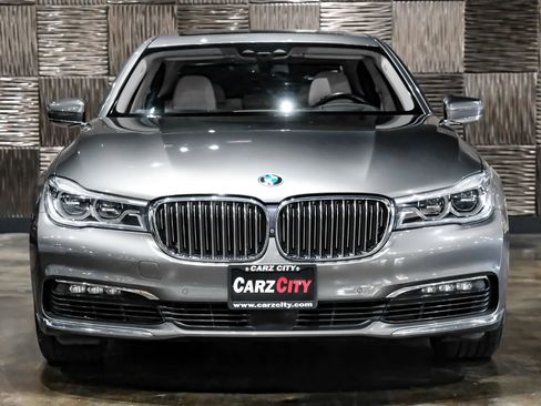 Used 2018 BMW 750i xDrive AWD/4WD image 8