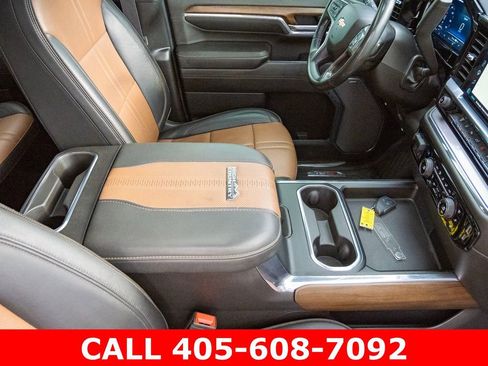 Used 2024 Chevrolet Silverado 2500 High Country w/ High Country Premium Package AWD/4WD image 43