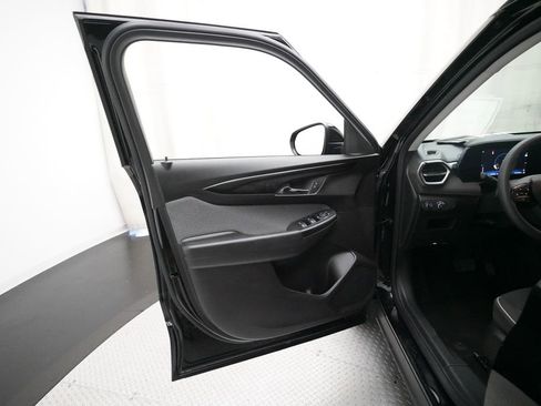 Used 2025 Chevrolet TrailBlazer LT image 27