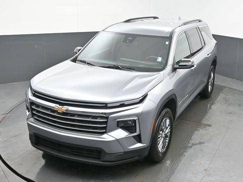 Certified 2025 Chevrolet Traverse LT image 35