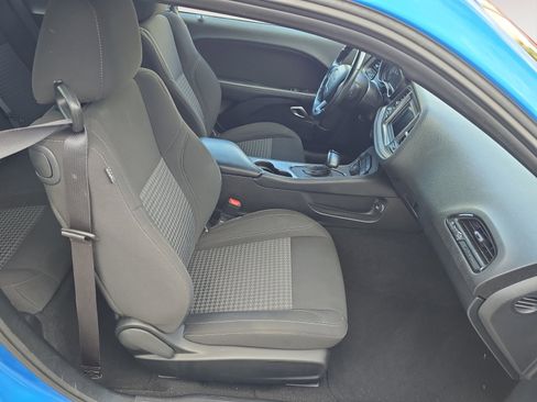 Used 2023 Dodge Challenger SXT w/ Blacktop Package image 15