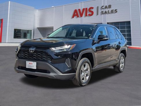 Used 2025 Toyota RAV4 XLE image 1