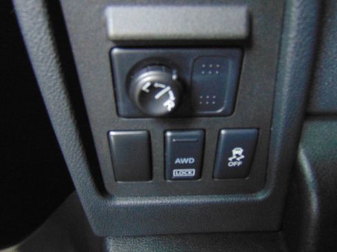 Used 2012 Nissan Rogue S image 10