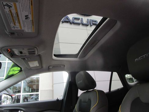 Used 2025 Chevrolet Trax ACTIV w/ Sunroof Package FWD image 14
