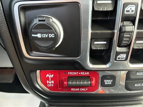 Used 2023 Jeep Wrangler Unlimited Rubicon 4xe w/ Cold Weather Group AWD/4WD image 29