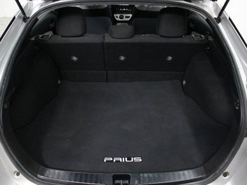 Used 2018 Toyota Prius Two image 32