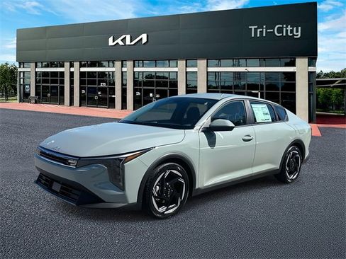 New 2025 Kia K4 EX image 2